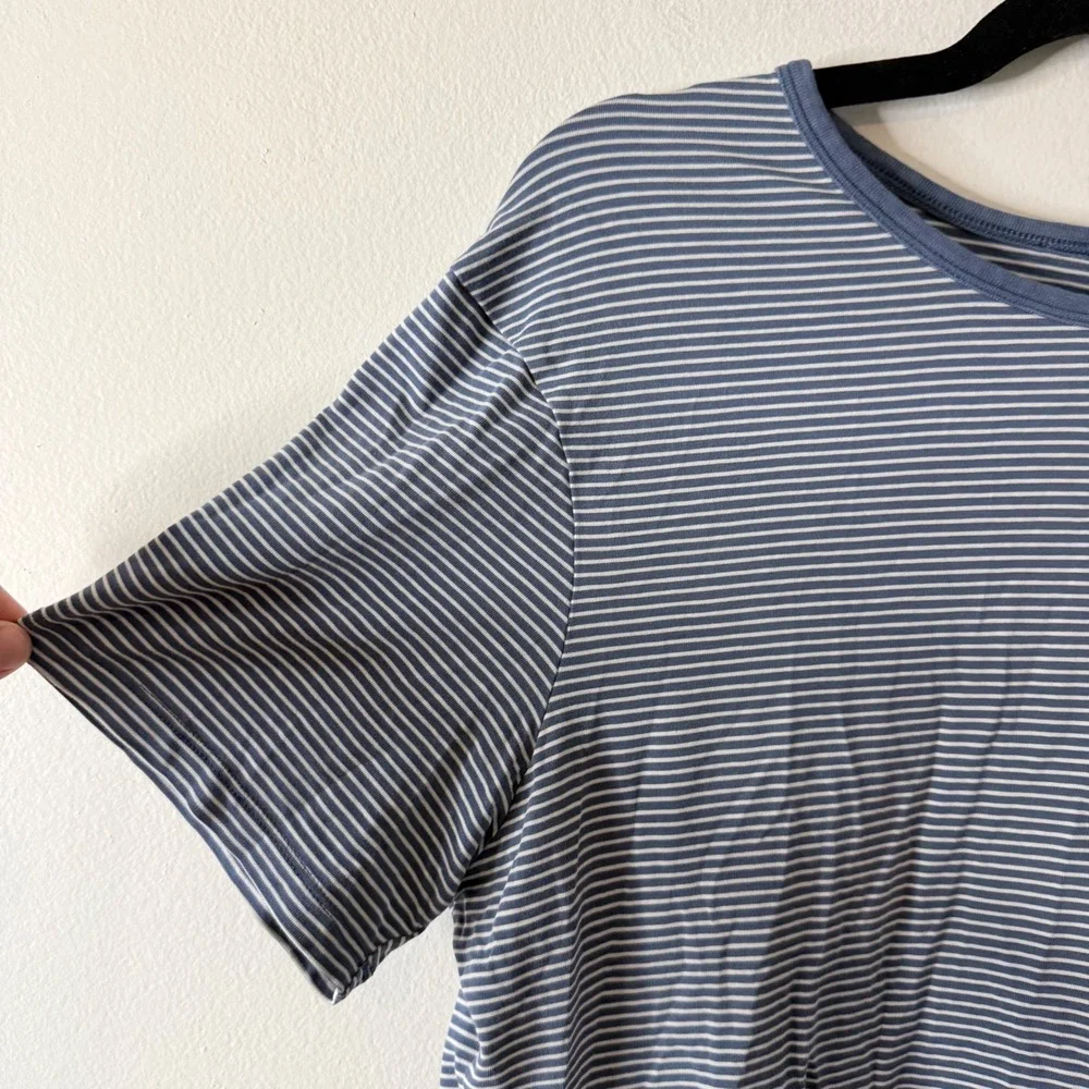 Lululemon Mens Striped Short Sleeve Crewneck T-Shirt Blue White Size L‎